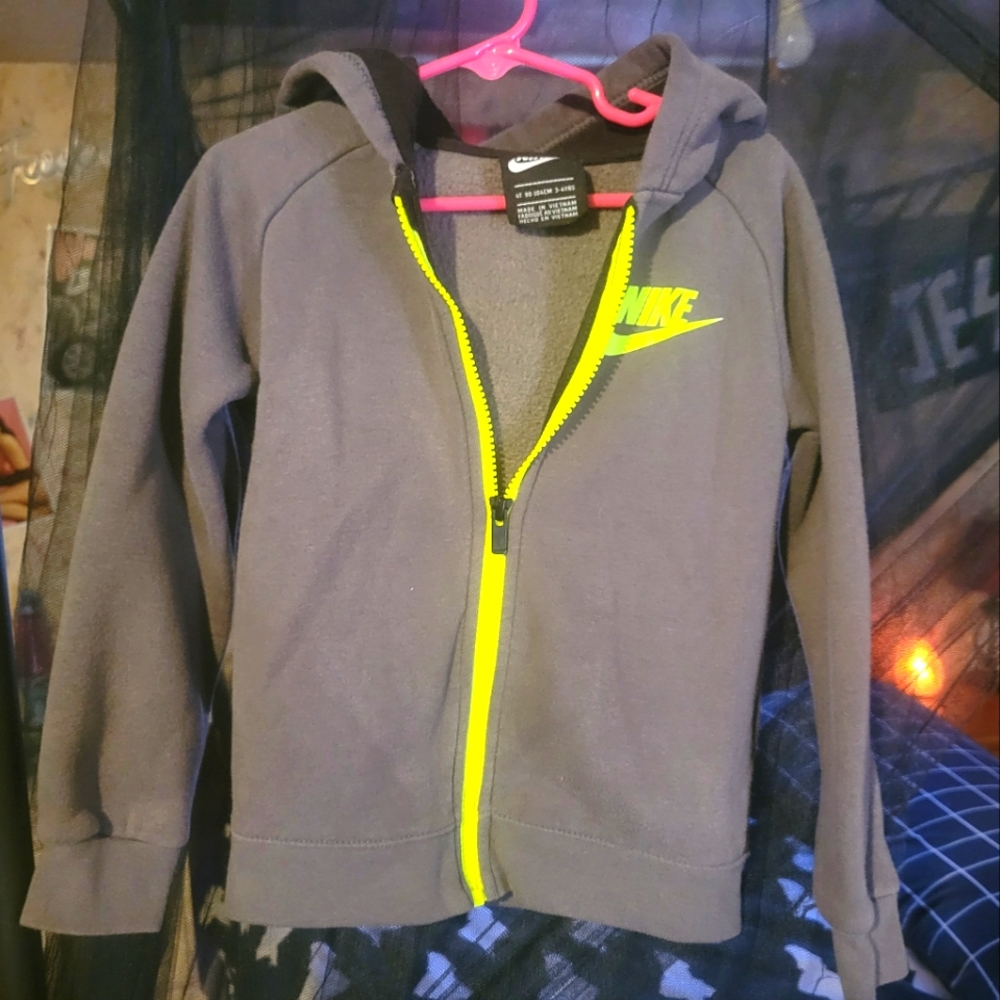 Nike sweatshirt